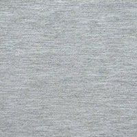 Un gros plan du Jersey bambou uni avec élasthanne au mètre de Longan Craft France montre sa texture douce, lisse et légèrement chinée gris clair - idéal comme jersey doux pour les vêtements d'intérieur.