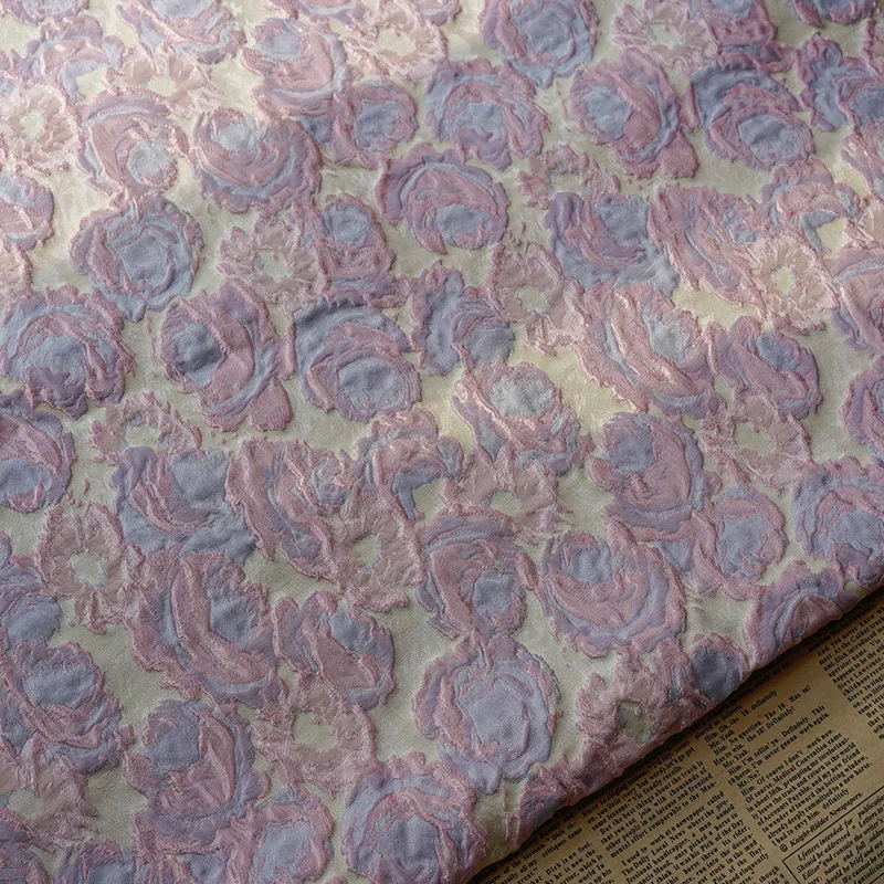 Brocart à motifs bulles et fleurs au mètre