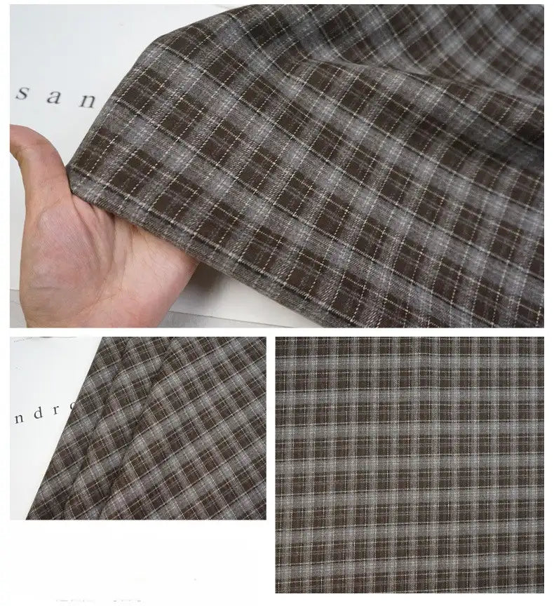 Images détaillées en gros plan de Tissu flanelle mammouth en polyester et rayonne de Longan Craft France, montrant un motif à carreaux marron et gris. Une main tient le tissu tandis que d'autres vues révèlent sa texture douce et classique.