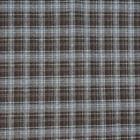 Gros plan sur le tissu flanelle mammouth de Longan Craft France, un plaid doux en polyester-rayon vendu au mètre, dont les lignes brunes, noires et grises s'entrecroisent pour former une grille, parfaite pour les projets de vêtements douillets.
