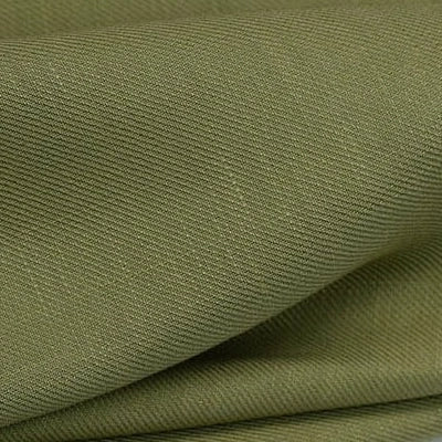 Gros plan sur le tissu lyocell sergé coloré au mètre de Longan Craft France, un tissu lyocell 100 % durable à la texture douce et nervurée en diagonale, idéal pour des costumes confortables.