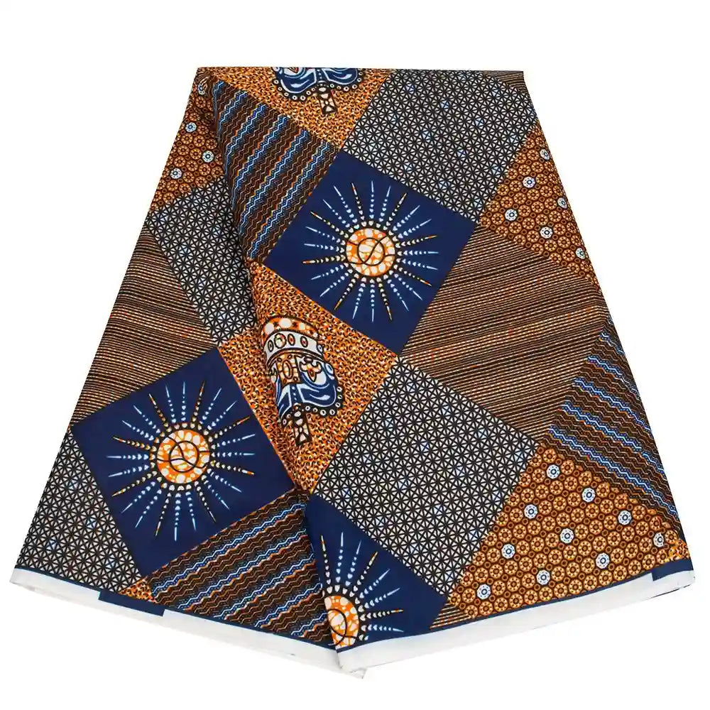 Un patchwork vibrant de formes géométriques, d'éclats de soleil et de lignes ondulées en bleu, marron, blanc et orange, fabriqué à partir du tissu wax africain Ankara coloré au mètre de Longan Craft France pour des styles vestimentaires branchés.