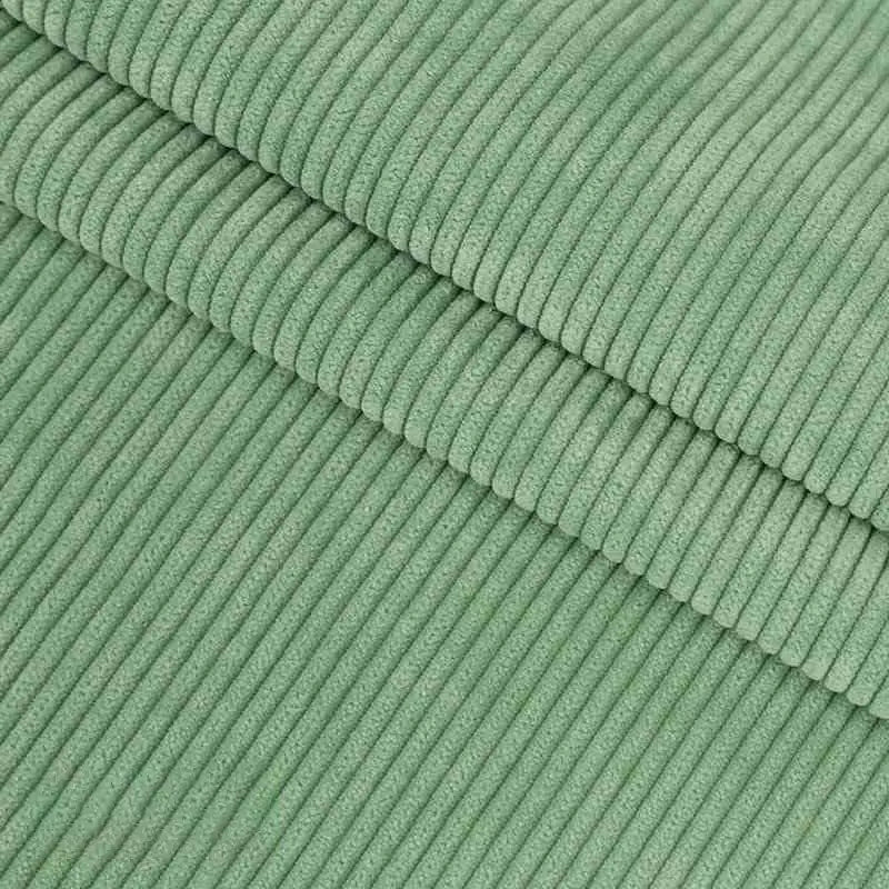 Gros plan sur le pliage de Velours côtelé coton 8 côtes uni au mètre de Longan Craft France, mettant en valeur sa texture douce et ses stries verticales - idéal pour la confection de vêtements, d'accessoires ou de décorations de qualité.