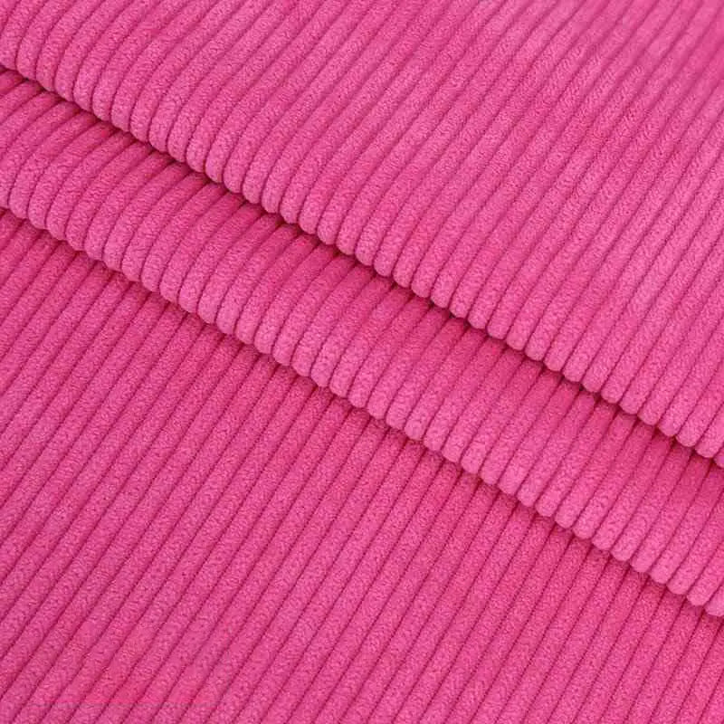 Gros plan sur trois couches empilées de Velours côtelé coton 8 côtes uni au mètre de Longan Craft France, mettant en valeur sa texture douce de velours côtelé, idéale pour les vêtements, les accessoires et les projets de décoration.