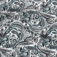 Gros plan sur le Tissu popeline de coton motif paisley au mètre de Longan Craft France, léger, doux et respirant, avec motifs noirs, gris et bleu sur fond blanc-idéal pour vêtements, chemises ou accessoires élégants.