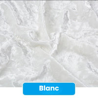 Gros plan sur un tissu de velours blanc doux et texturé, au lustre subtil. "Le mot "Blanc" est affiché en gras, présentant le Tissu en velours froissé au mètre de Longan Craft France, un velours de 63 pouces de large idéal pour l'ameublement, la couture et les projets de bricolage.