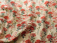 Le tissu brocart pissenlit brodé de Longan Craft France est un tissu d'ameublement jacquard floral de style ancien, qui présente des fleurs rouges et jaunes avec des tiges vertes sur fond beige, avec une surface subtilement ridée et des ombres douces et élégantes à la lumière.