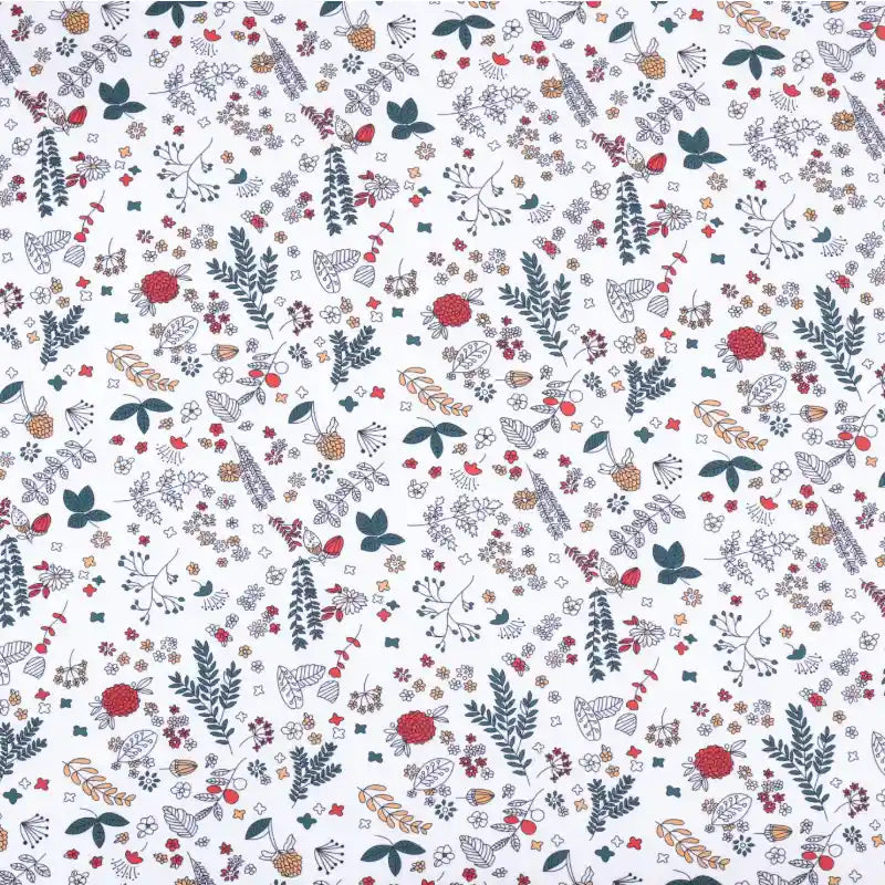 Le Tissu en microfibre effet peau de pêche imprimé floral et animalier de Longan Craft France présente un motif multicolore de feuilles, fleurs, baies et champignons sur fond blanc, idéal pour robes.