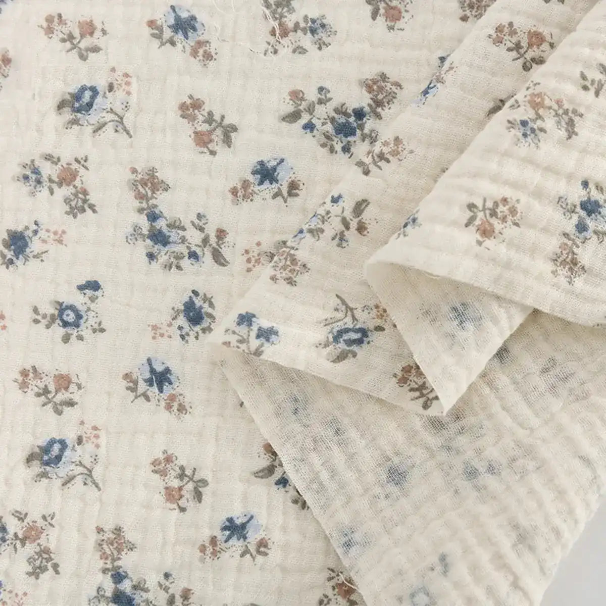 Tissu double gaze de coton à fleurs au mètre