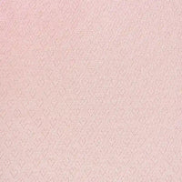 Un gros plan sur le tissu pointelle cœur au mètre de Longan Craft France révèle son tissu extensible rose pâle, uniformément texturé avec de petits cœurs gaufrés - une matière de haute qualité idéale pour les couches de base DIY ou les vêtements d'intérieur.