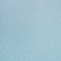 Le Tissu pointelle cœur au mètre de Longan Craft France présente une surface texturée bleu pâle avec de délicats motifs de diamants - idéal pour des couches de base et des vêtements d'intérieur élégants.