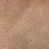Gros plan sur le Tissu suédine imprimé au mètre par Longon Craft France - un velours suédine marron clair motif litchi idéal pour un manteau ou un canapé. Le tissu présente une texture fine comme du daim avec de subtiles variations de couleurs, parfait pour les projets de bricolage.