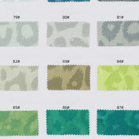 Neuf échantillons rectangulaires numérotés de Tissu satin jacquard léopard au mètre de Longan Craft France présentent un imprimé animalier subtil dans des tons gris, verts et turquoise, disposés en trois rangées pour les projets de chemises DIY.