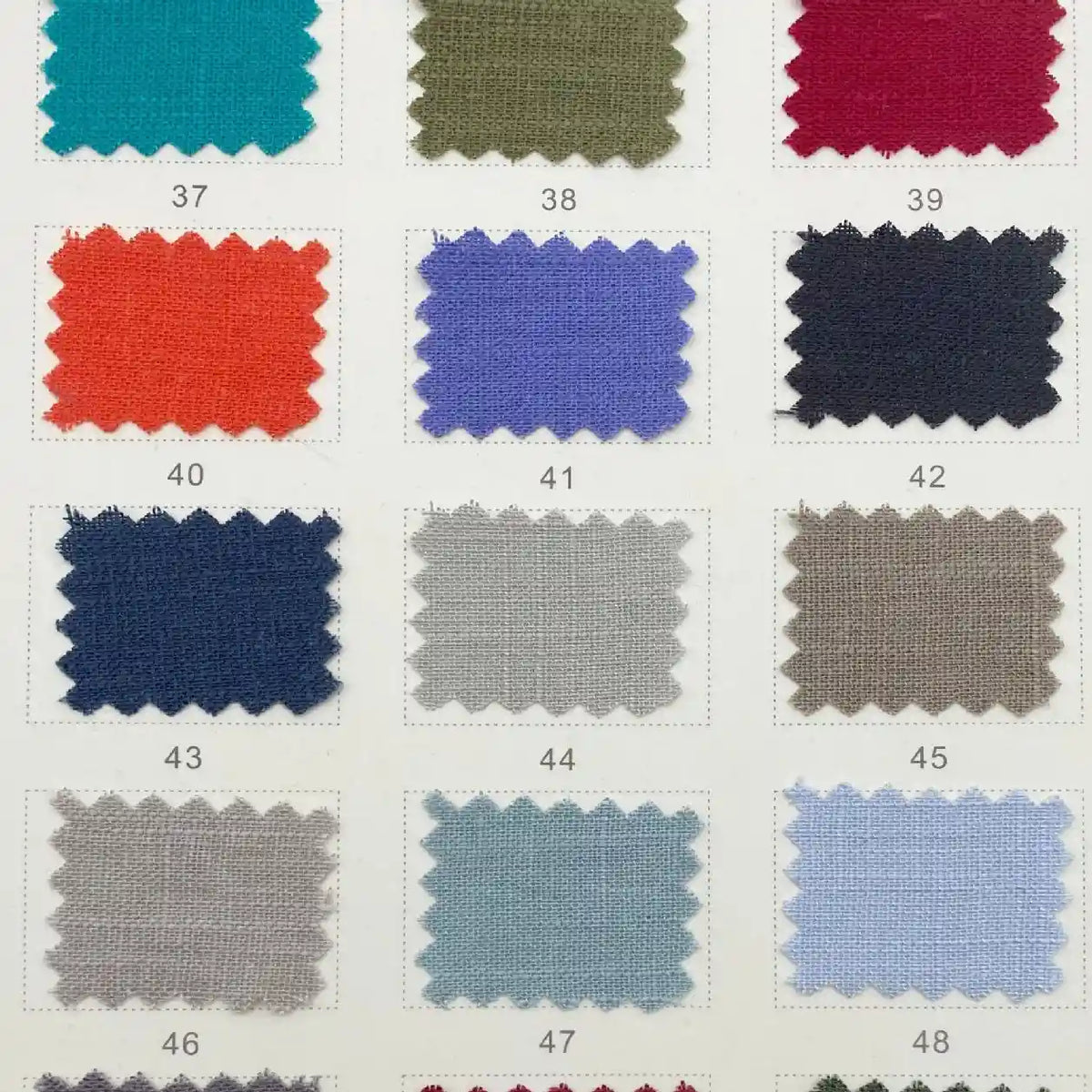 Une grille de Tissu lin viscose au mètre de Longan Craft France, numérotée 37-48, présente des mouchetures multicolores - teal, olive, rouge, orange, bleu, marine, gris, beige-matière viscose idéale pour l'été ou tissu robe.