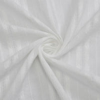 Gros plan sur le Tissu dobby leno multicolore au mètre de Longan Craft France, un jacquard dobby coton ajouré avec de subtiles rayures verticales et un doux motif tourbillonnant. Légèrement transparent-parfait pour robes et vêtements légers.