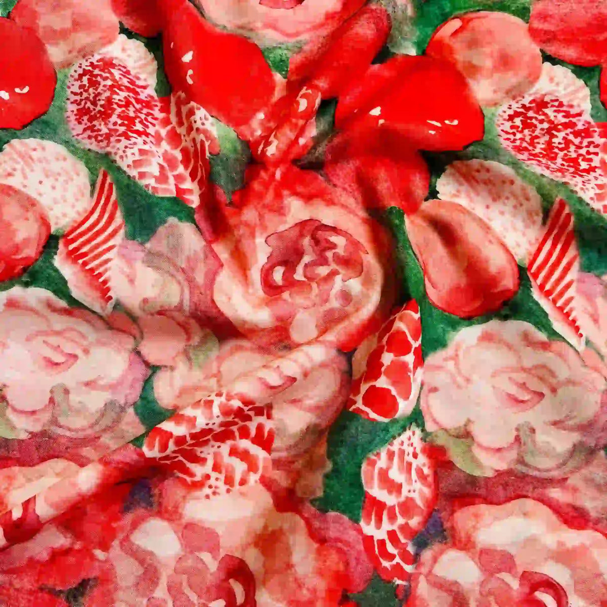 Découvrez le "Linon de coton imprimé multicolore au mètre" de Longan Craft France - un tissu de linon en coton doux présentant un motif floral aquarelle vibrant dans des tons rouges, roses et verts avec des accents de pétales et de feuilles superposés.