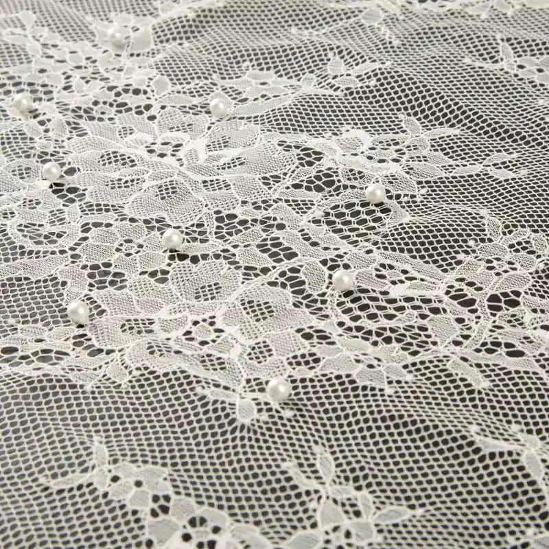 Dentelle perlée au mètre de Longan Craft France : tissu dentelle de mariée haute qualité, maille florale ornée de perles rondes pour créations DIY et robes, parfaitement détaillée avec motifs feuilles élégants.