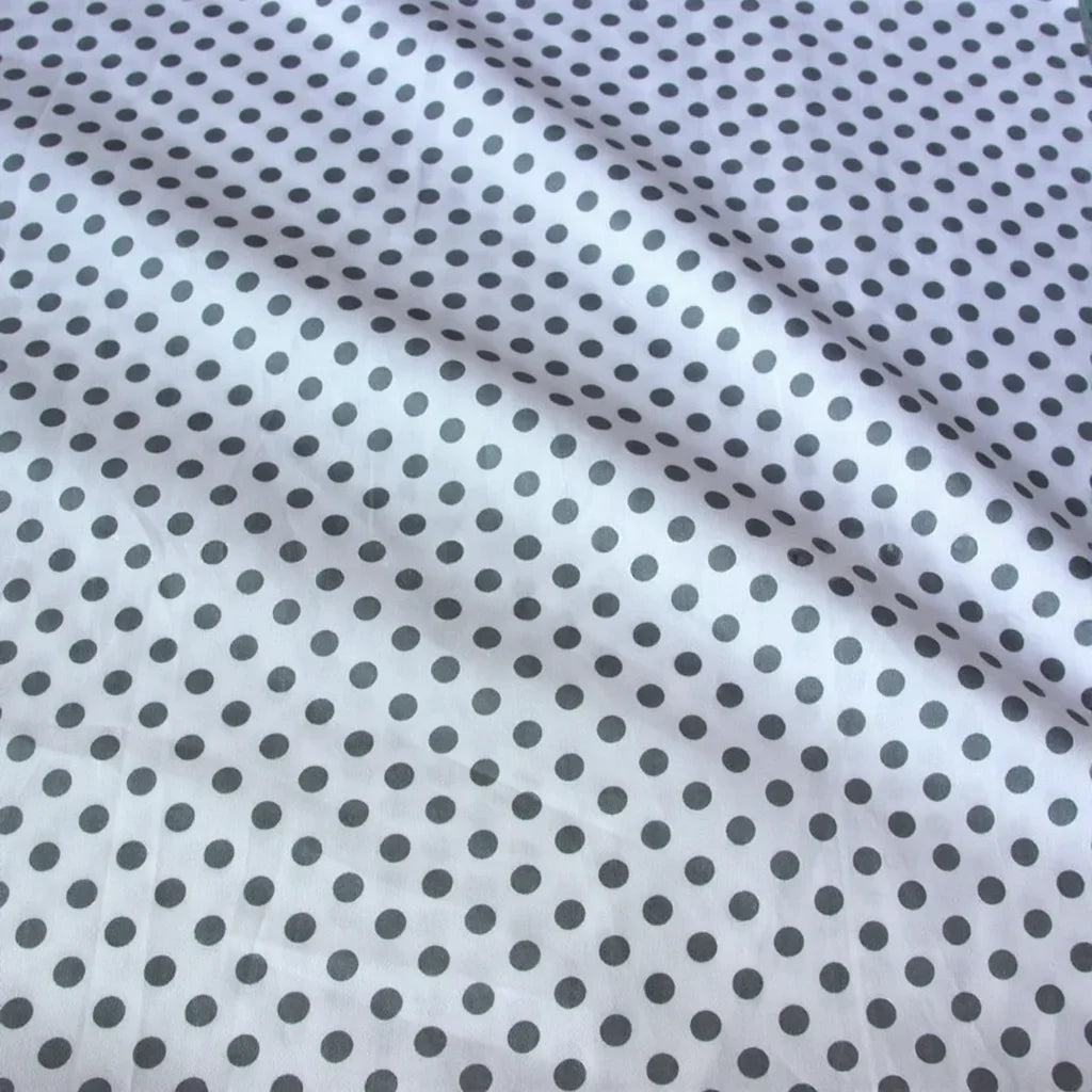 Tissu patchwork en coton imprimé pois multicolores Longan Craft France, vendu au mètre. Tissu sergé confortable, idéal pour quilting, patchwork ou confection de vêtements originaux.