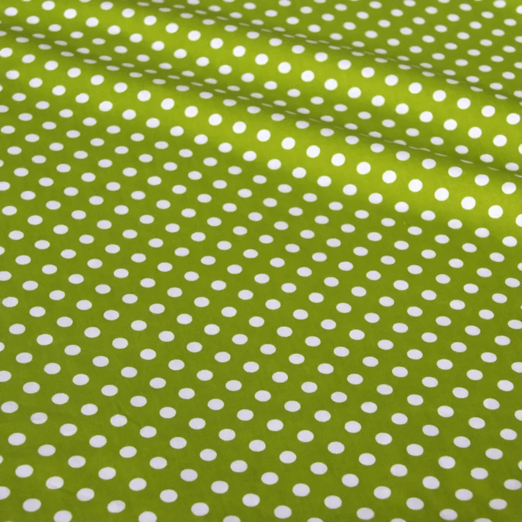 Découvrez le Tissu patchwork en coton imprimé pois au mètre de Longan Craft France, un textile sergé en coton aux pois multicolores, idéal pour le quilting, le patchwork ou la confection de vêtements confortables.