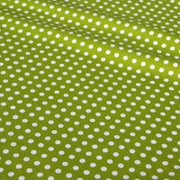 Découvrez le Tissu patchwork en coton imprimé pois au mètre de Longan Craft France, un textile sergé en coton aux pois multicolores, idéal pour le quilting, le patchwork ou la confection de vêtements confortables.
