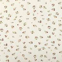 Tissu en coton pointelle crème de Longan Craft France, présentant de petits motifs floraux rouges, jaunes et verts en rangées verticales et de subtiles rayures en pointillés. Parfait pour le bricolage de vêtements pour enfants, avec une finition tricotée douce et de haute qualité.