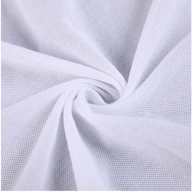 Gros plan sur le Tissu piqué motif œil d'oiseau à fil simple de Longan Craft France, disposé en spirale pour mettre en valeur sa texture fine et sa maille légère et respirante, idéale pour les polos et les T-shirts DIY de l'été.