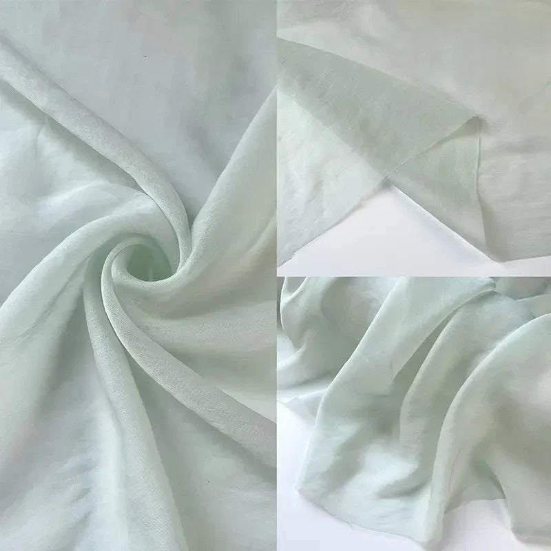 Trois vues rapprochées du Tissu lin et soie uni au mètre de Longan Craft France - un fin mélange de lin, de lyocell et de soie - montrent une torsion en spirale, un bord plié, ainsi que les plis doux et la texture de ce tissu d'ameublement idéal.
