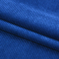 Gros plan sur le Tissu velours côtelé épais 8 côtes au mètre de Longan Craft France, dont la texture douce et nervurée est d'un bleu profond. Idéal pour l'ameublement, les plis soignés du tissu mettent en valeur ses stries parallèles et sa finition luxueuse.