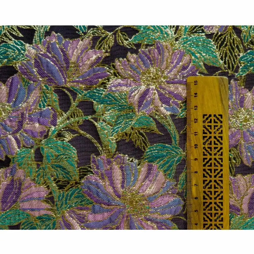 Tissu brocart vintage brodé à motifs floraux au mètre