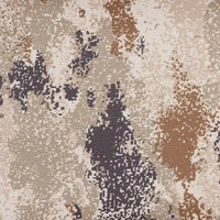 Gros plan sur le tissu camouflage résistant à l'eau au mètre de Longan Craft France, une toile Oxford épaissie en beige, brun, sable et gris foncé, idéale pour équipements outdoor et conçue pour se fondre dans la nature.