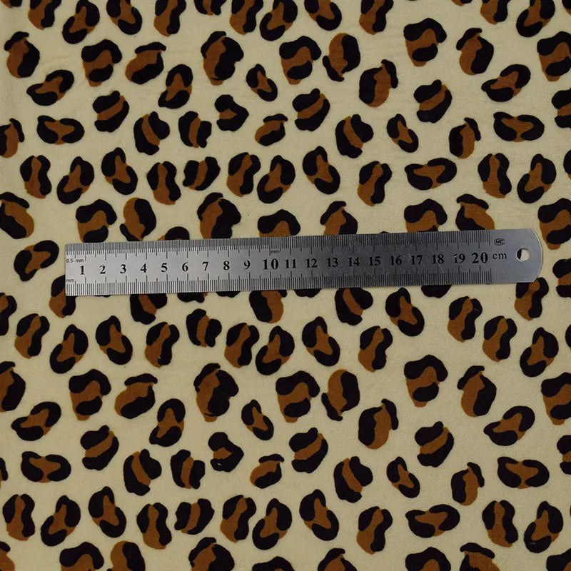 Tissu minky à motif animalier au mètre