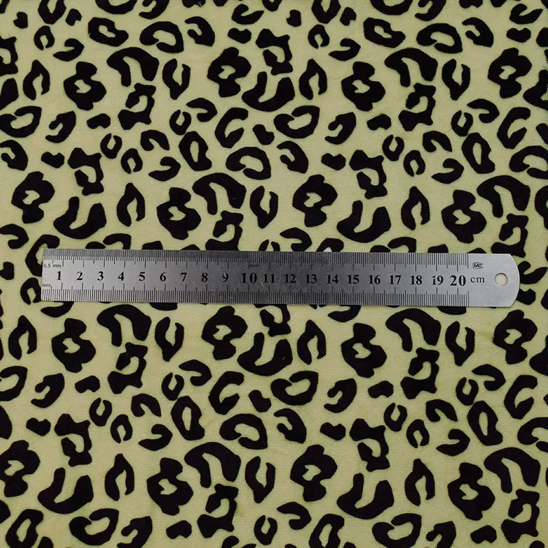 Tissu minky à motif animalier au mètre