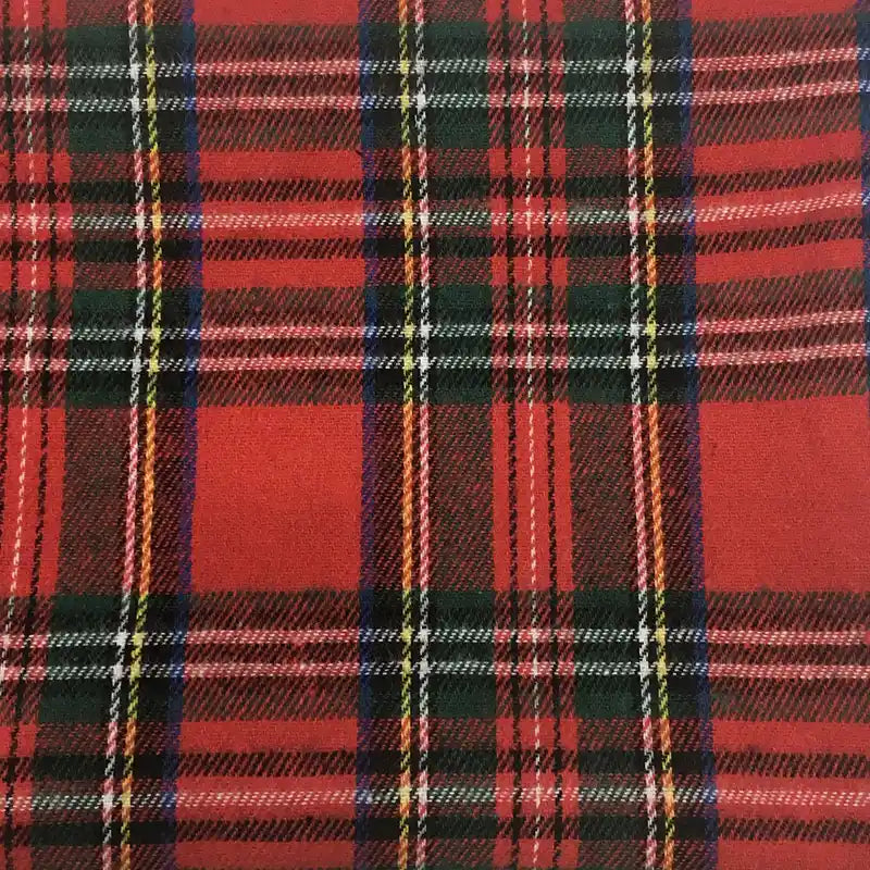 Tissu flanelle à carreaux de Noël au mètre par Longon Craft France, en flanellette polyester-coton confortable, idéal pour robes, chemises, couture ou loisirs créatifs festifs.