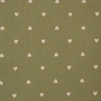 La Flanelle de coton à motifs cœurs au mètre de Longon Craft France est une flanelle de tissu douillet et confortable, imprimée de petits cœurs blancs, idéale pour le quilting, les pyjamas, la couture et les loisirs créatifs.