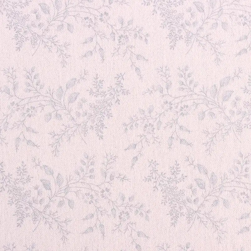 Flanelle de coton fleurie au mètre de Longan Craft France, un tissu flanelle imprimé aux motifs colorés d'automne, parfait pour la couture de robes, vêtements d'hiver et projets créatifs.
