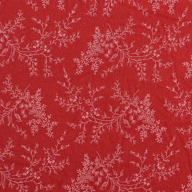 La flanelle de coton fleurie au mètre de Longan Craft France, avec motif floral automnal, est idéale pour robes ou vêtements d'hiver grâce à sa texture douce et son imprimé coloré parfait pour la couture et les loisirs créatifs.
