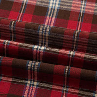 La flanelle de coton à carreaux Longon Craft France, douce et confortable, présente un motif rouge, noir, blanc et bleu idéal pour l'automne. Parfaite au mètre pour chemises, robes ou pantalons d'hiver.