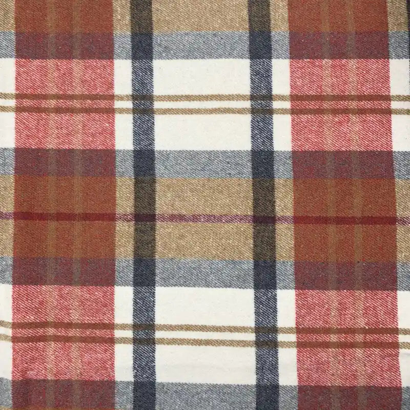 Le tissu en flanelle à carreaux pour l'automne de Longon Craft France, en polyester-coton, offre des motifs rouges, bruns, gris et blancs formant de grands carrés-parfait pour robes et chemises d'hiver.
