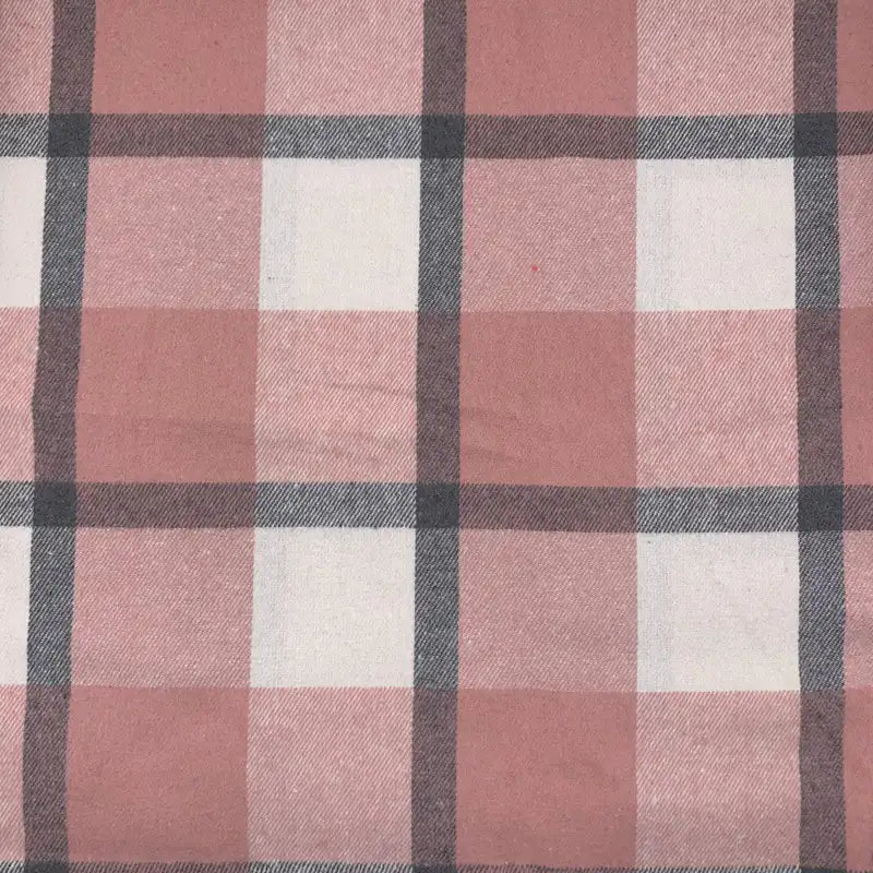 Découvrez le tissu en flanelle à carreaux Longon Craft France, un mélange polyester-coton doux au mètre, parfait pour l'automne. Idéal pour robes, chemises et projets de couture confortables grâce à sa texture chaleureuse.
