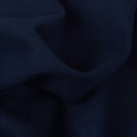 Gros plan sur le Tissu voile en rayonne au mètre de Longan Craft France : un tissu bleu marine foncé, léger et lisse avec des plis doux - idéal pour les doublures, la couture, les nappes et les rideaux.