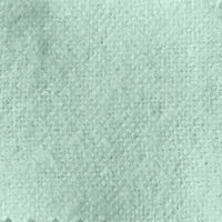 Gros plan sur la Flanelle de coton uni au mètre de Longon Craft France, une flanellette confortable d'automne, de couleur vert clair, à la texture douce et duveteuse et aux bords en zigzag - un tissu idéal super douillet pour câlins et pyjamas.