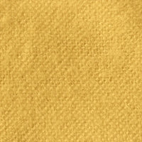 Gros plan sur la Flanelle de coton uni au mètre de Longon Craft France - une flanellette jaune texturée, confortable d'automne, aux fibres douces et uniformément tissées, parfaite comme tissu super douillet pour câlins et pyjamas.