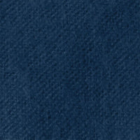 Gros plan sur la Flanelle de coton uni au mètre de Longon Craft France : une flanelle bleu foncé douce et confortable d'automne. Super douillet pour les câlins, idéal pour les pyjamas ou les projets de quilting grâce à sa texture subtile et uniforme.