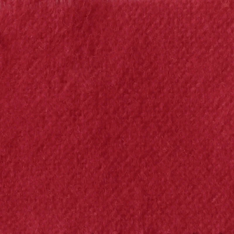 Gros plan sur la Flanelle de coton uni au mètre de Longon Craft France, un tissu flanelle d'automne super doux avec une riche teinte rouge et un motif texturé subtil, parfait pour les câlins et les projets de quilting.