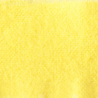 Gros plan sur la Flanelle de coton uni au mètre de Longon Craft France, un tissu super doux, prêt pour l'automne, avec des fibres visibles et une ligne subtile sur le bord supérieur, parfait pour les câlins douillets.