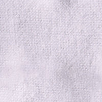 Gros plan sur la Flanelle de coton uni au mètre de Longon Craft France, une flanellette confortable d'automne, douce et gris clair, avec une texture duveteuse-tissu super douillet pour câlins, parfaite pour un confort douillet comme le tissu éponge ou le tissu de pyjama.