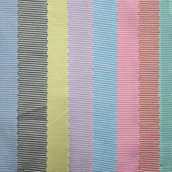 Sept bandes verticales de Popeline tissée unie rayée au mètre par Longan Craft France, en noir, gris, jaune, lavande, bleu, rose et vert menthe avec des rayures blanches et des bords rosés. Tissu de coton léger idéal pour les chemises, les robes et les nappes.