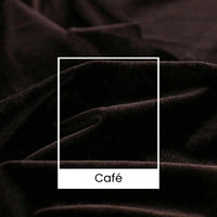 Un gros plan du Tissu velours uni au mètre de Longan Craft France montre un riche velours d'ameublement marron (165 cm de large) avec des plis et une texture visibles, encadré par un rectangle blanc portant l'inscription "Café" en bas au centre.