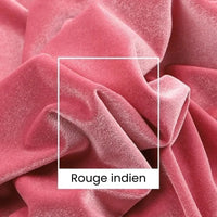 Gros plan sur le tissu velours uni au mètre de Longan Craft France, un velours d'ameublement rose tendre (165 cm de large), encadré par un rectangle blanc sur lequel figure l'étiquette "Rouge indien". Parfait pour la couture et les projets créatifs.