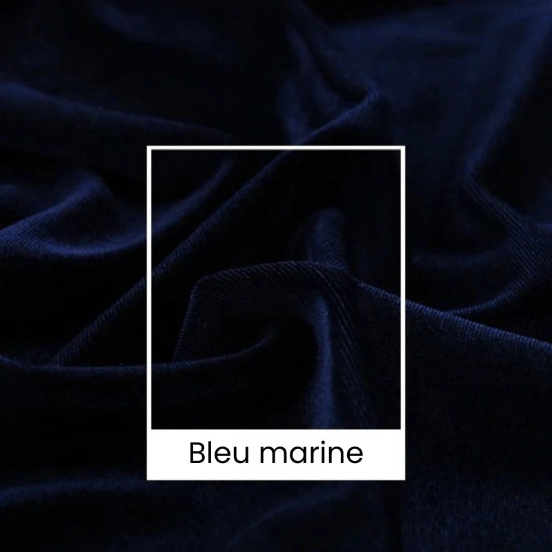 Gros plan sur Longan Craft France tissu velours uni bleu marine, doux et luxueux, largeur 165 cm. Un carré blanc marque le centre, étiqueté "Bleu marine". Idéal pour couture, vêtements ou loisirs créatifs.